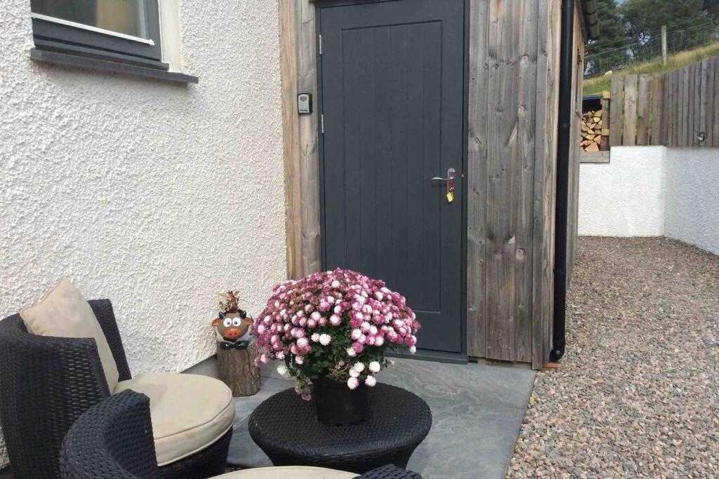 Drovers Studio Apartment Tomatin Dış mekan fotoğraf
